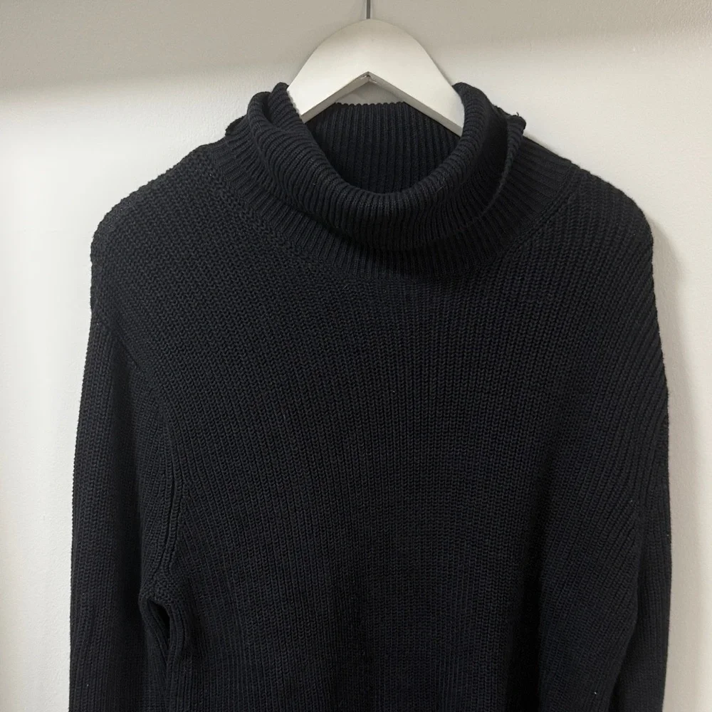 H&M Black Ribbed Turtleneck Sweater